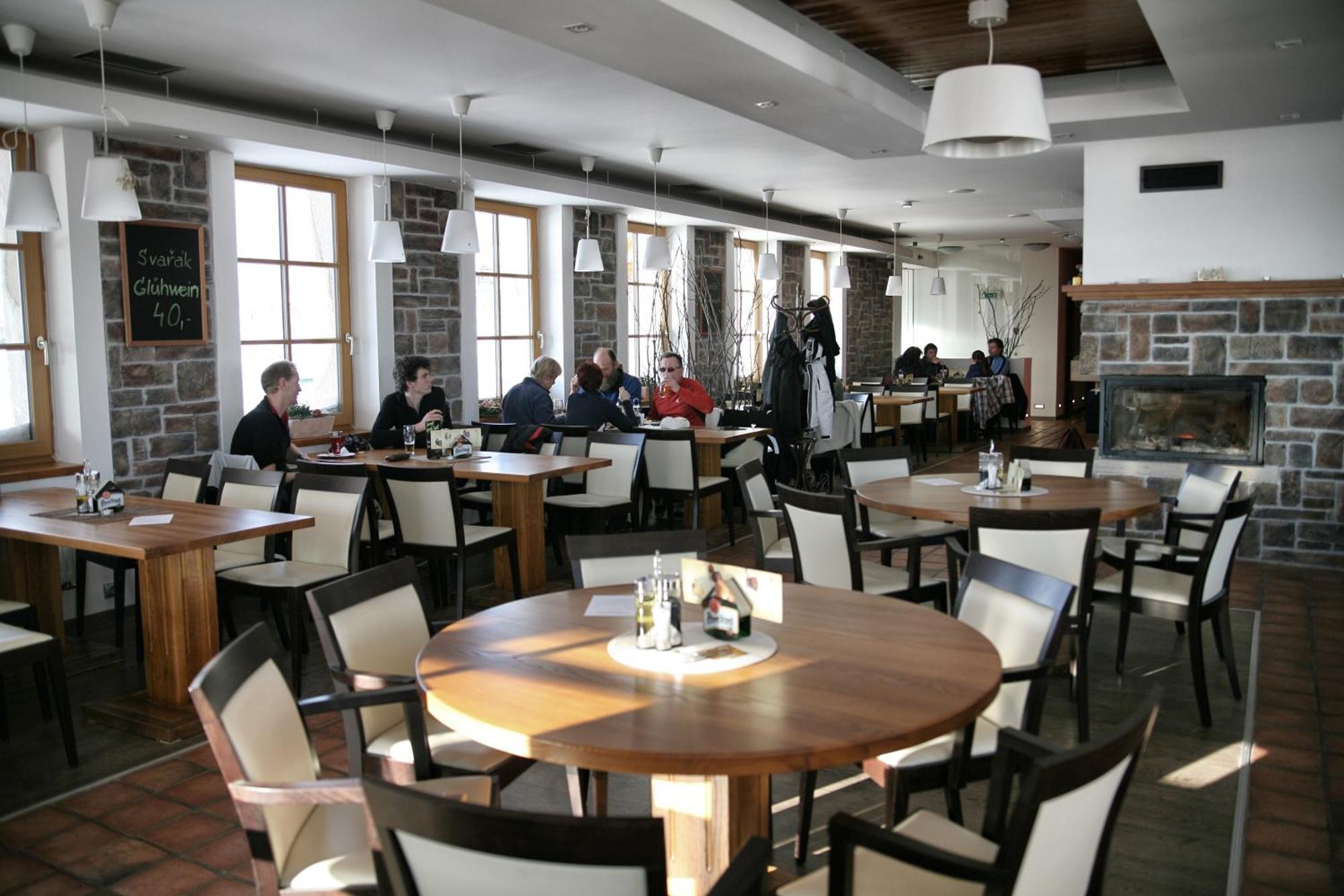 Hotel Krusnohorsky Dvur Cínovec Kültér fotó