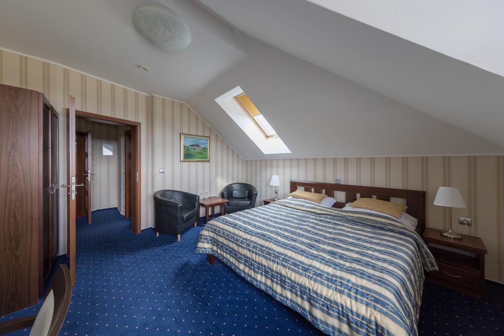 Hotel Krusnohorsky Dvur Cínovec Kültér fotó